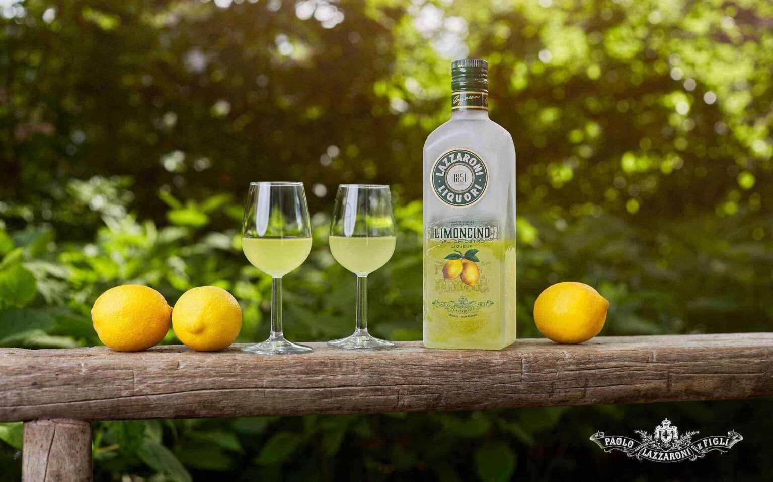 Liquori Lazzaroni Productfotografie van fles limoncelli
